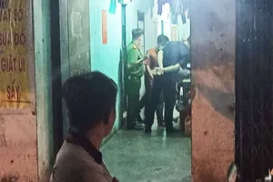 Nam tài xế tử vong trong tư thế treo cổ ở phòng trọ