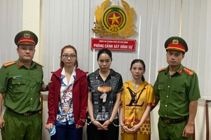 Quản lý nhà hàng điều tiếp viên nữ đi tới bến với khách giá 3,5 triệu/ lượt