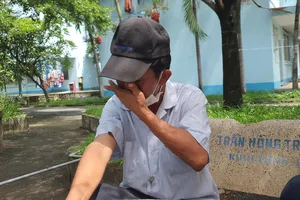 Con trai bị chém thương tích 91%, cha rơi nước mắt tìm công lý