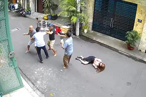 Khốn khổ vì bị chửi bới, xúc phạm từ ngoài đời đến trên mạng xã hội