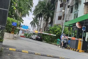 Người đàn ông rơi lầu từ chung cư 8X Đầm Sen xuống đất tử vong