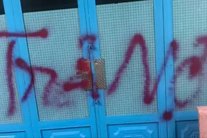 Băng cho vay lãi nặng xịt sơn ‘trả nợ’ để gây áp lực đòi tiền