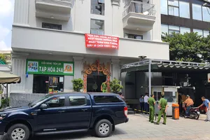 Cảnh sát kiểm tra nhà trọ ở Tân Phú phát hiện dôi dư 135 phòng