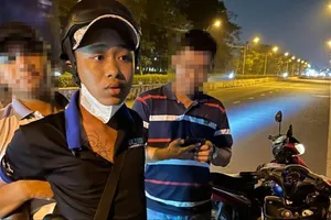 Thanh niên xăm trổ giả cảnh sát hình sự để cưỡng đoạt tài sản