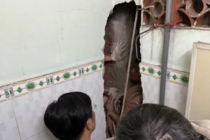 Trung tá Cảnh sát PCCC kể lại 2 giờ đồng hồ cứu thanh niên mắc kẹt