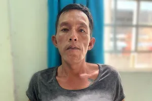 Từ bộ quần áo số 99, bắt kẻ trộm xe và hàng hóa của nam shipper ở Củ Chi