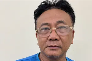 Bắt nhóm người cho vay lãi nặng đến nhà con nợ để chửi bới đòi tiền