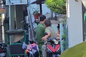 Chồng về quê, người vợ được phát hiện tử vong trong tư thế treo cổ