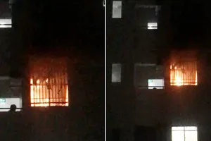 Cháy tầng 16 Chung cư HQC Plaza, ngàn người tháo chạy lúc 2 giờ sáng