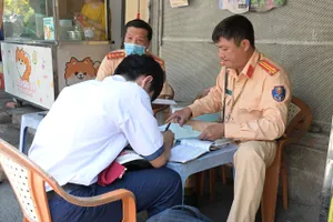 33 trường ở bình Tân ký cam kết với CSGT không để học sinh vi phạm