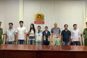 Công an TP.HCM tìm 1 người Hàn Quốc trong đường dây điều các cô gái chiều khách ‘tới bến’