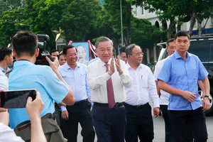 Chùm ảnh Lễ ra mắt Lực lượng tham gia bảo vệ an ninh, trật tự ở cơ sở ở TP.HCM