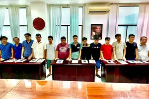 2 người ở quận 12 mua tài khoản, tổ chức đánh bạc bị bắt