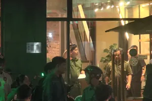 Khách nam đâm chết 1 phụ nữ rồi tự sát trong quán trà ở quận 12