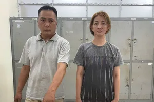 Thuê chung cư cao cấp, đóng giả gia đình để lừa mua iPhone 15