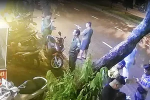 Nam thanh niên nghi bị đâm chết trong hẻm đường Tô Ký