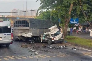 Tông xe liên hoàn trên đường Nguyễn Văn Linh, 2 người chết, giao thông ùn ứ