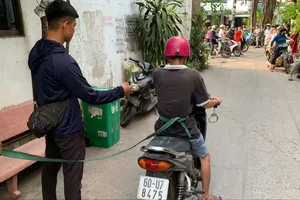 Cướp giật iPhone 12 ProMax, bấm thử mật khẩu thì mở khóa thành công