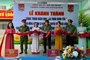 Khánh thành bích họa ‘Lá chắn bình yên’ 32m2 ở PC07