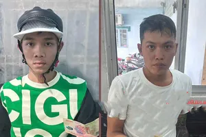 2 thanh niên xưng tổ 363, 'phạt' người dân 7,5 triệu đồng vì xe không chính chủ