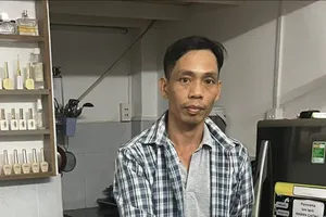 Chạy từ Nhà Bè tới Bình Chánh để trộm đồ ở 2 quán cà phê