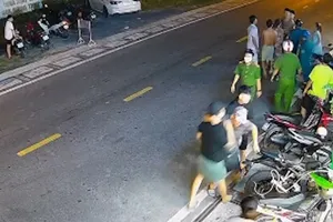Nhậu xỉn là ném đá, đập phá nhà hàng xóm ở Củ Chi