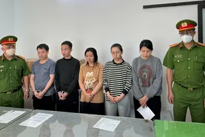 Đường dây lập các công ty ma, nhập khẩu trái phép hàng từ Trung Quốc