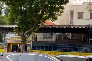 Cháy trong trường mầm non ở đường Hai Bà Trưng, sơ tán nhiều học sinh