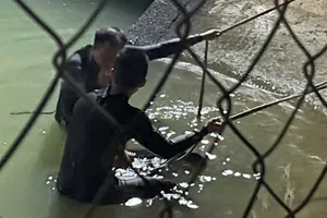 Tắm kênh sau cuộc nhậu, 2 người chết đuối ở Củ Chi