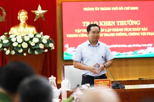 11 tập thể, 15 cá nhân được Thành ủy TP.HCM khen thưởng