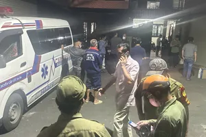 Về nhà, mở cửa thì phát hiện người đàn ông lạ chết bất thường bên trong