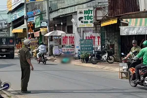 Người đàn ông gục chết bất thường trên đường ở Bình Chánh