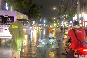 Nghi va chạm với ô tô giữa trời mưa, nam sinh viên tử vong ở Gò Vấp
