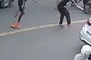 Công an truy xét nhóm thanh niên đánh nhau loạn xạ trên đường ở Hóc Môn