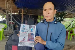 Cha rong ruổi suốt 5 tháng từ Bắc vào Nam, tìm thấy con trai mất liên lạc