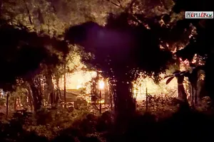 Cháy cơ sở làm nhang, nhiều người tháo chạy trong đêm