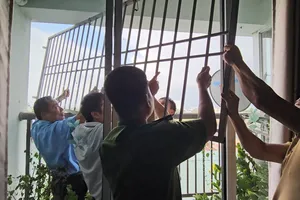 Tháo dỡ 'chuồng cọp' ở TP.HCM: Ai khó khăn thì chính quyền hỗ trợ