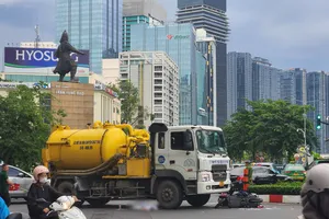 Xe bồn va chạm chết người ở vòng xoay Công Trường Mê Linh