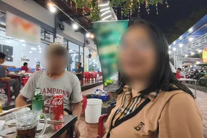 Hành trình gia đình ở Hà Nội vào TP.HCM tìm con gái 13 tuổi mất liên lạc