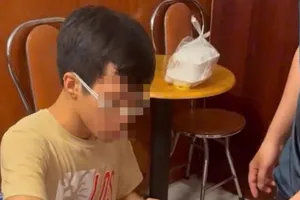 Tổ xử lý 'bắt cóc online' giải cứu 2 sinh viên bị lừa tự nhốt mình trong khách sạn