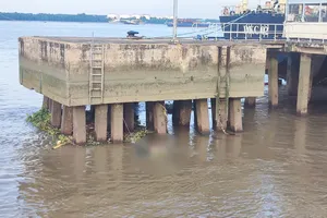 Công an TP.HCM tìm thân nhân người đàn ông tử vong trên sông Nhà Bè