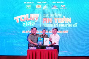 Công an TP.HCM trang bị 'lá chắn số' giúp sinh viên nhận diện chiêu trò lừa đảo