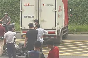 Công an TP.HCM làm việc với người đập xe tải, đánh tài xế ở phường Khánh Hội