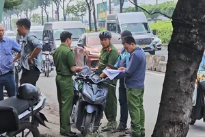 Hàng xóm kể 3 lần lao vào biển lửa cứu cụ ông 78 tuổi nhưng bất thành
