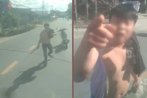 Tài xế ở xã Củ Chi bị người đàn ông đập xe sau lời thách thức 'đập xe đi'