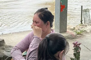 Vụ nam sinh nghi rơi kênh Xáng khi câu cá: Nỗi đau xé lòng của người mẹ nghèo