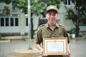 Xã Bình Lợi khen thưởng an ninh cơ sở Nguyễn Hoàng Huy