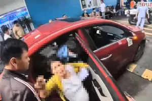 CSGT kịp thời dẫn đường xe chở sản phụ đến bệnh viện Từ Dũ an toàn