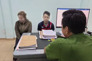 Đánh nhau với phụ nữ ở phố Bùi Viện tối 20-10, người đàn ông bị lập hồ sơ