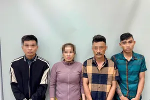 Bắt nhóm công nhân cắt trộm 4 cuộn dây điện trị giá hơn nửa tỉ ở TP.HCM